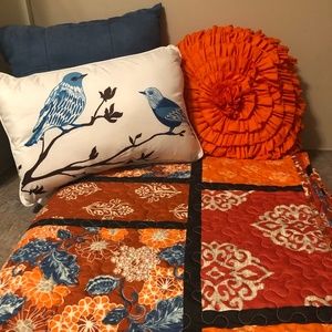 Queen size quilt set